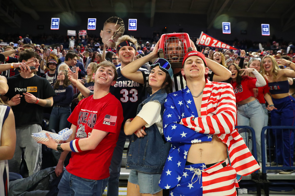 Gonzaga Bulldogs Saint Mary's Gaels13